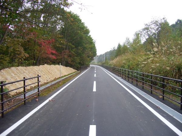 札幌恵庭自転車道線　自転車道整備工事